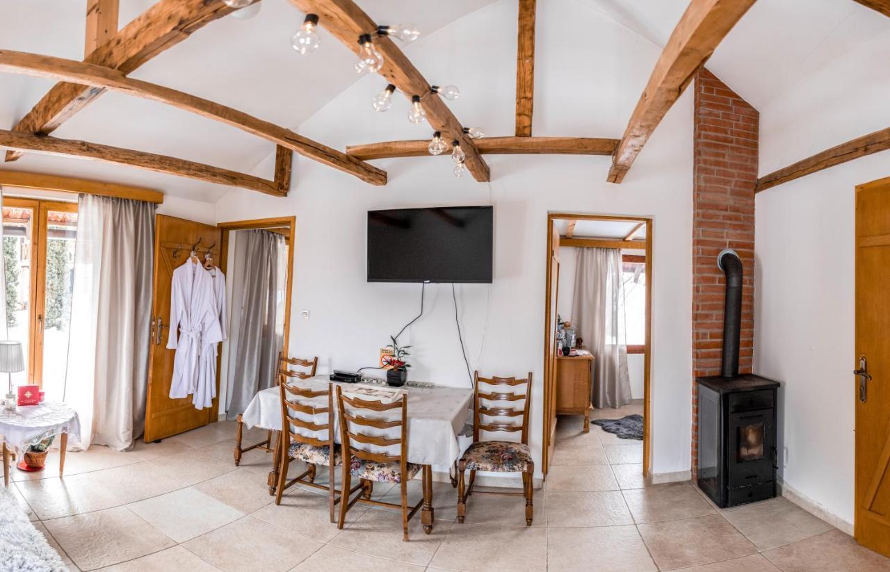 Apartmani Lunija Горни-Милановац Экстерьер фото