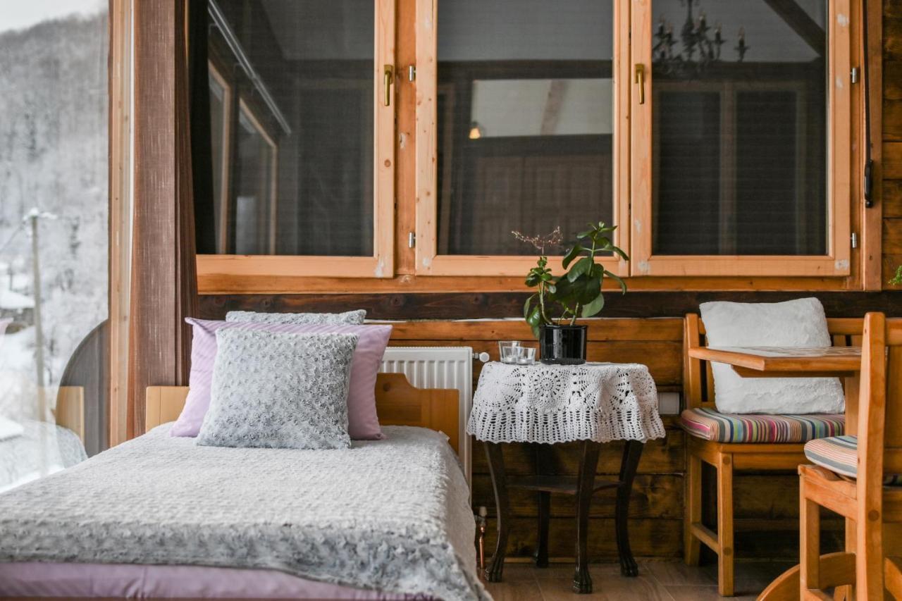 Apartmani Lunija Горни-Милановац Экстерьер фото